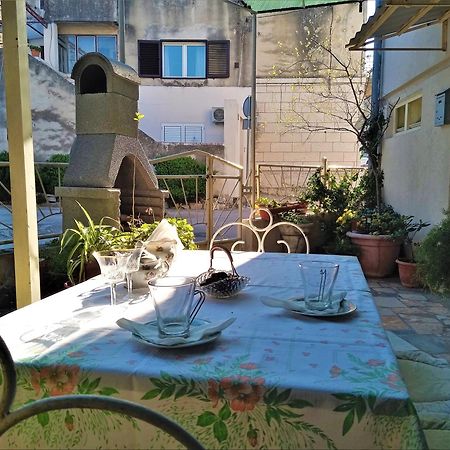 Apartment Marijeta Kaštela מראה חיצוני תמונה